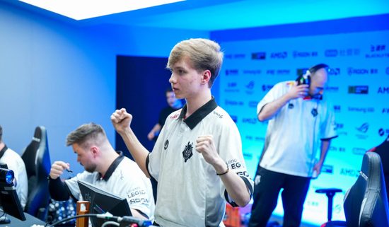 揭开东南亚博彩“园区”的面纱：高薪招聘背后的黑暗真相。（走进东南亚博彩园区：高薪诱惑背后的残酷真相）